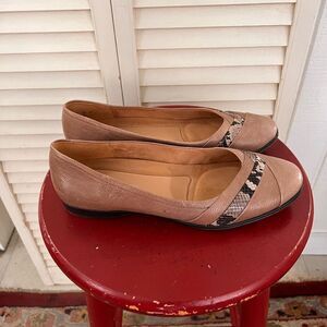 Naturalizer Women’s Slip Ons 9M